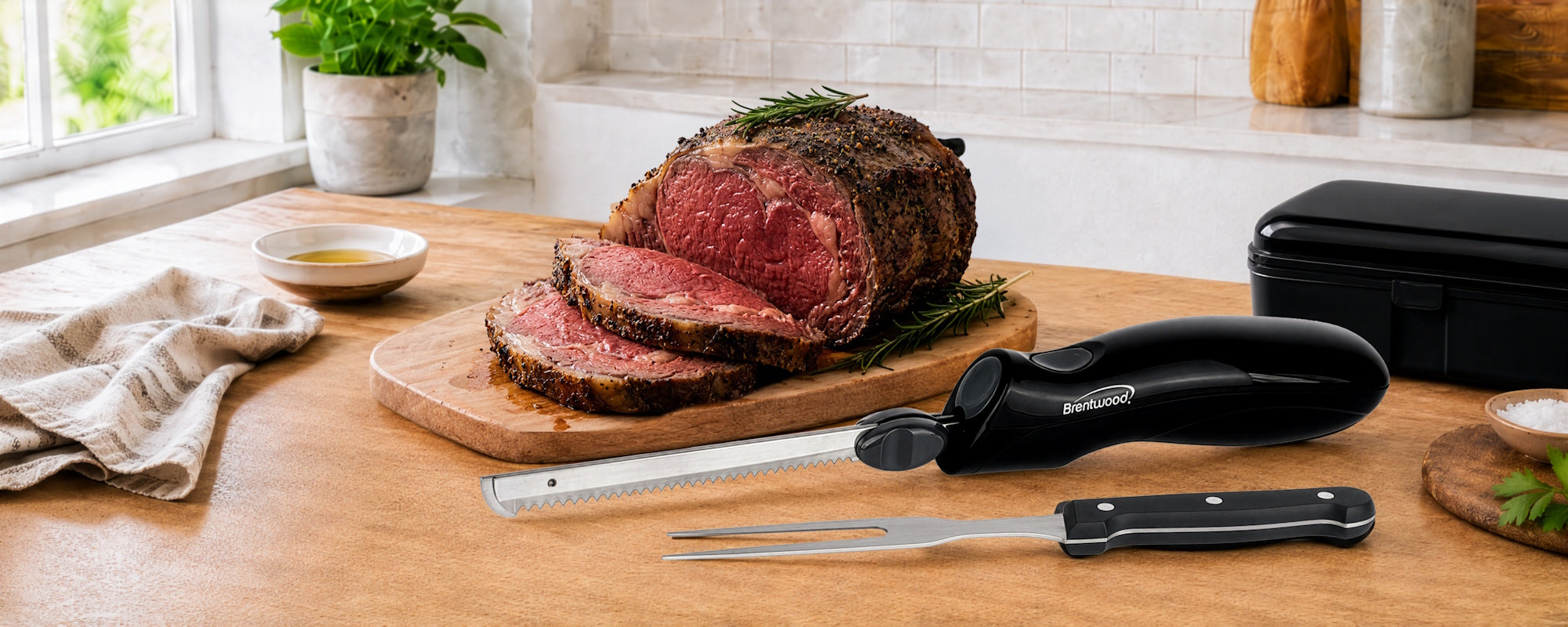 Coming Soon - Brentwood TS-1012BK Comfort Grip Electric Knife Set, Black