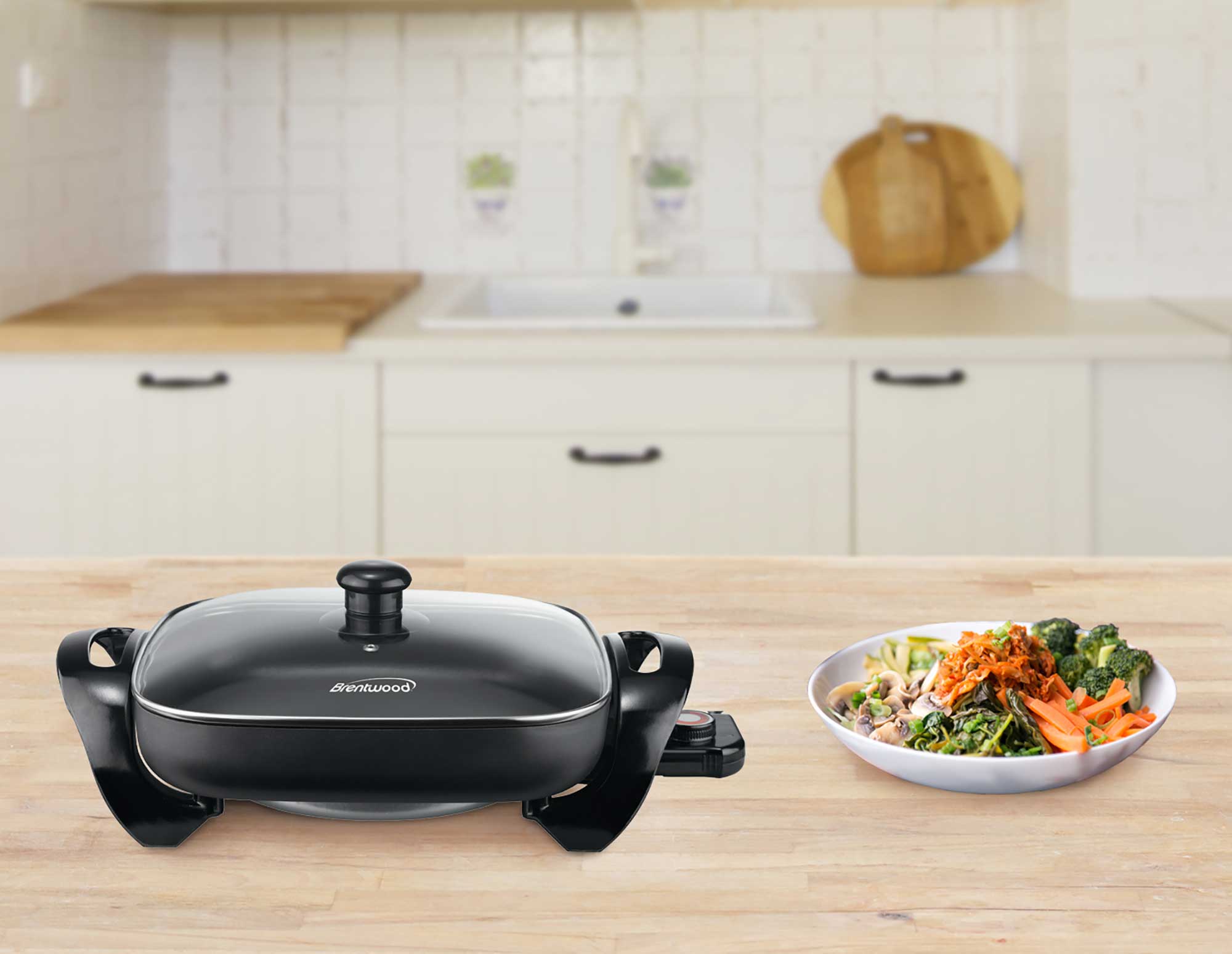 Brentwood SK-65 12-Inch Non-Stick Electric Skillet with Glass Lid, Bla ...